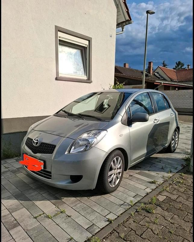 Silber Gebraucht 2006 Toyota Yaris Kleinwagen | 2.300 € (Guter Preis) - Bild 1/4