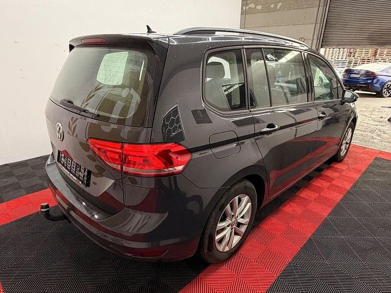 Gebraucht VW Touran 150 PS (110 kW) 2016 Grau Van / Kleinbus