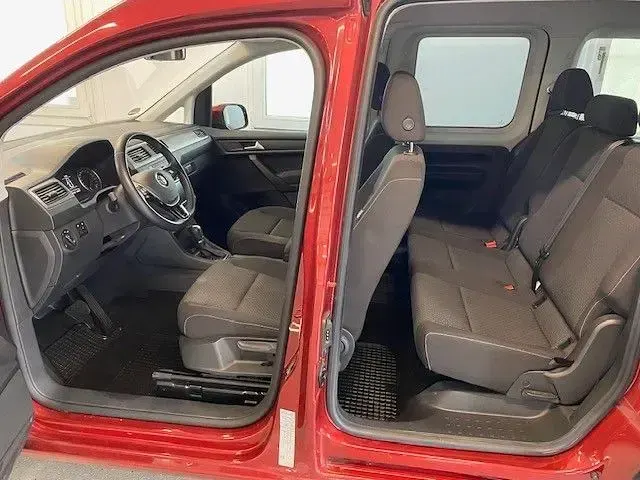Gebraucht VW Caddy 131 PS (96 kW) 2019 Fortanarot metallic Van / Kleinbus