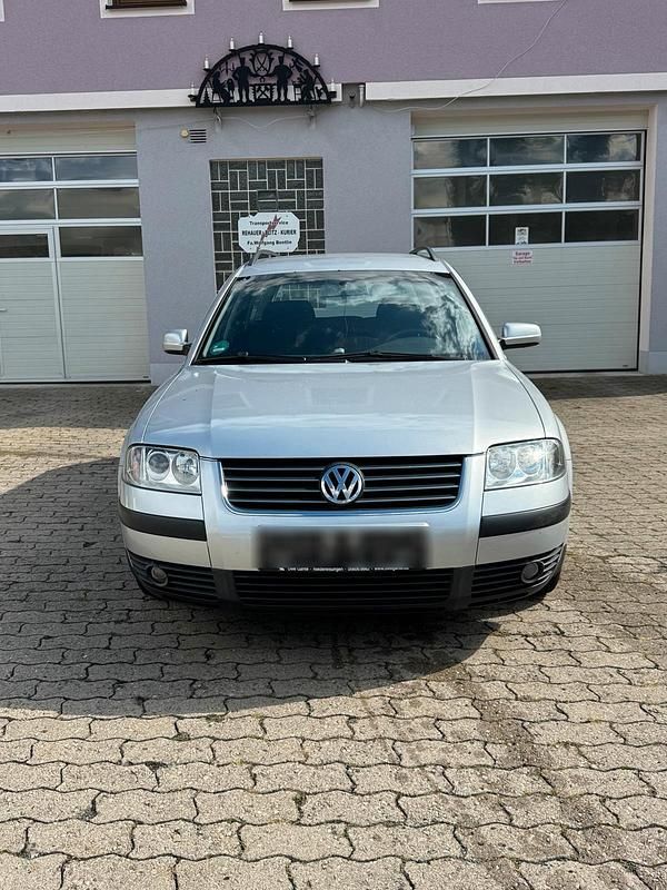 Silber Gebraucht 2000 VW Passat Kombi | 500 € (Guter Preis) - Bild 1/4