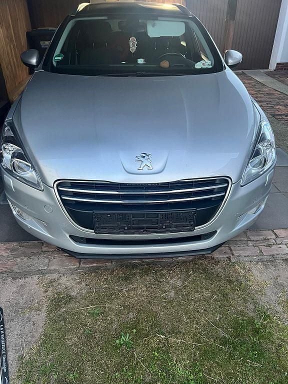 Grau Gebraucht 2014 Peugeot 508 Business-Line Kombi | 8.550 € (Fairer Preis) - Bild 1/4