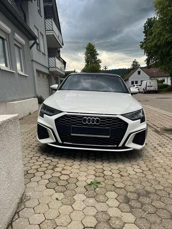 Weiß Gebraucht 2020 Audi A3 S-Line Limousine | 20.000 € (Guter Preis) - Bild 1/4