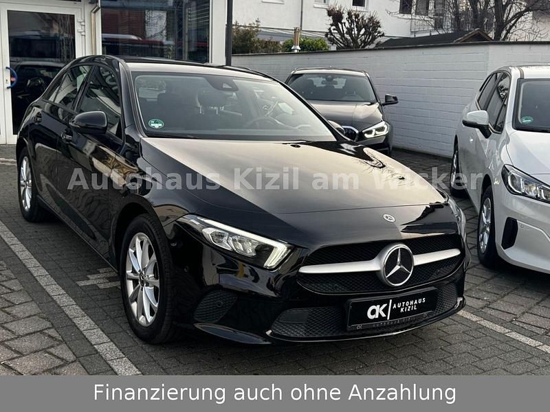 Gebraucht Mercedes A250 160 PS (117 kW) 2021 Schwarz Kleinwagen