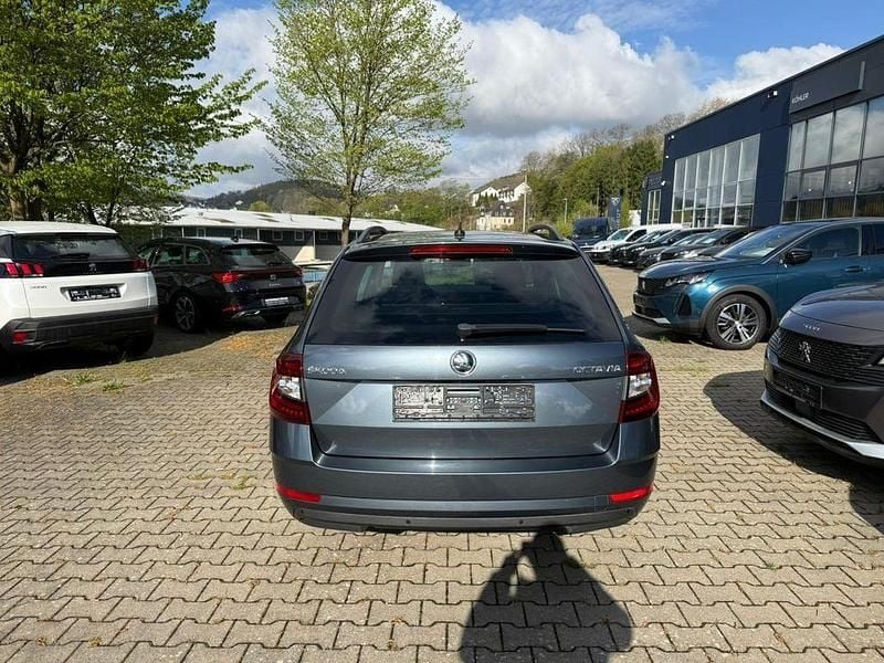 Gebraucht Skoda Octavia 180 PS (132 kW) 2018 Quarzgrau metallic Kombi