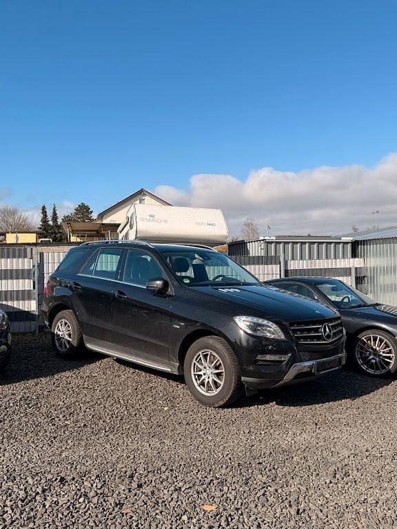 Gebraucht Mercedes ML250 204 PS (150 kW) 2012 Schwarz SUV