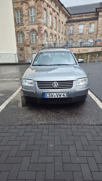 Gebraucht VW Passat Highline 150 PS (110 kW) 2002 Grau Kombi