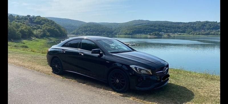 Schwarz Gebraucht 2019 Mercedes CLA200 AMG line Coupé | 25.999 € (Fairer Preis) - Bild 1/4