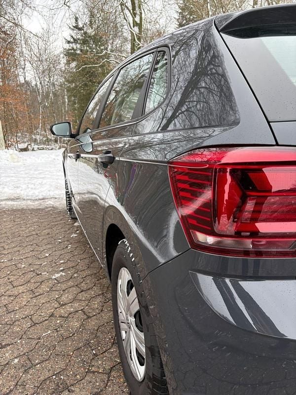 Gebraucht VW Polo Trendline 65 PS (47 kW) 2018 Grau Kleinwagen
