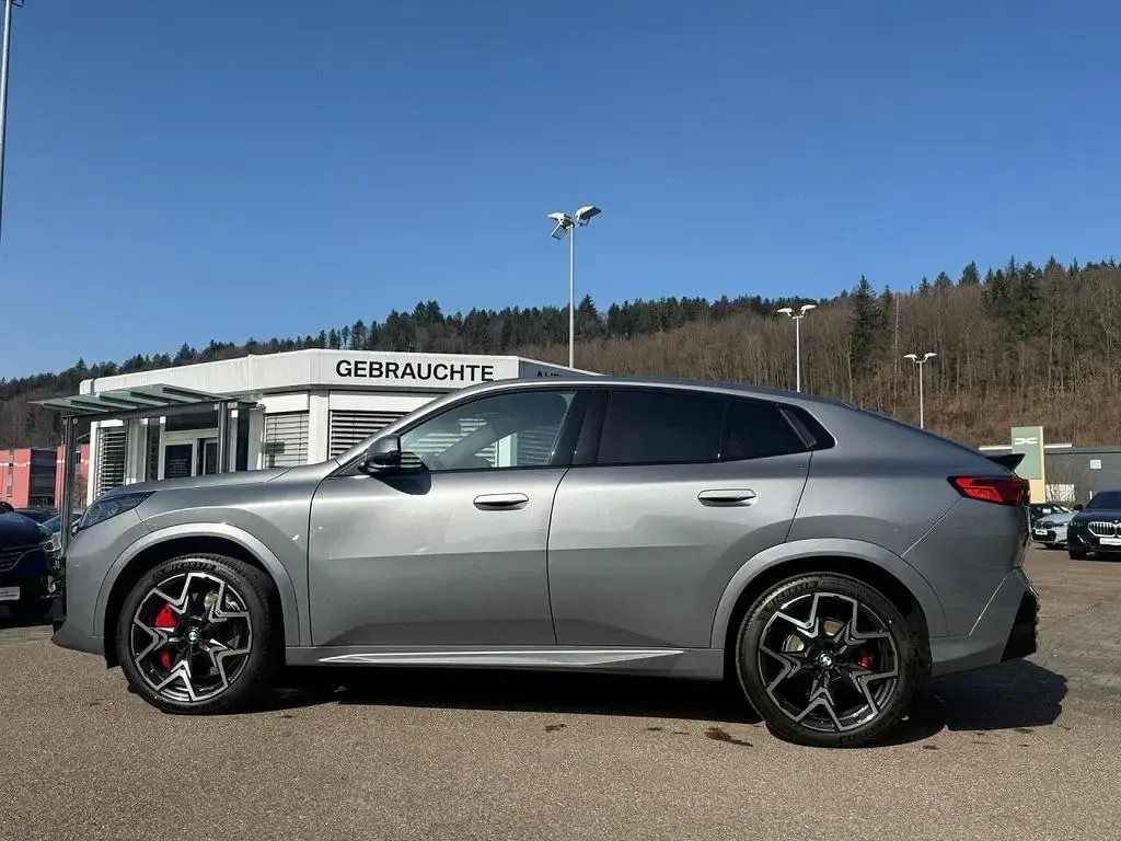 Gebraucht BMW X2 M Sport 156 PS (114 kW) 2026 Skyscraper grau metallic SUV