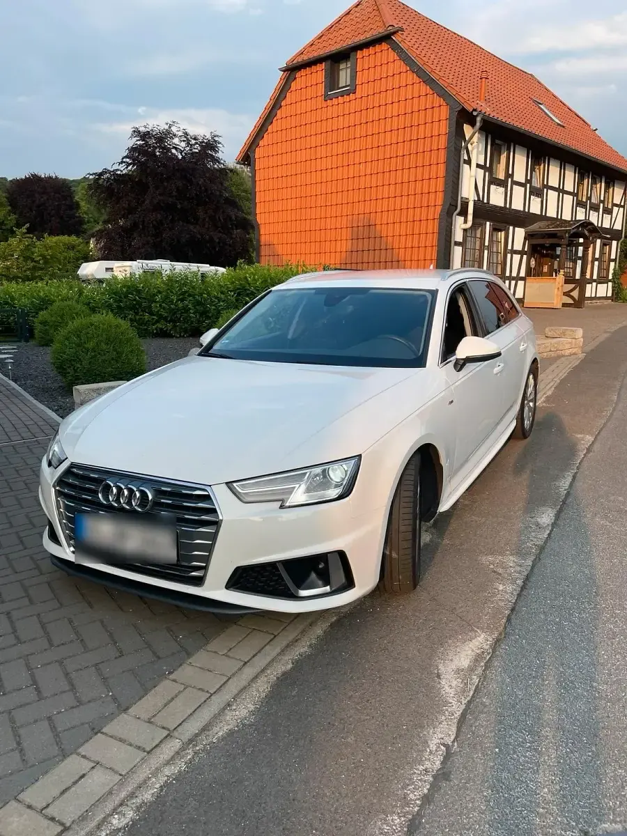 Gebraucht Audi A4 S-Line 150 PS (110 kW) 2019 Weiß Kombi