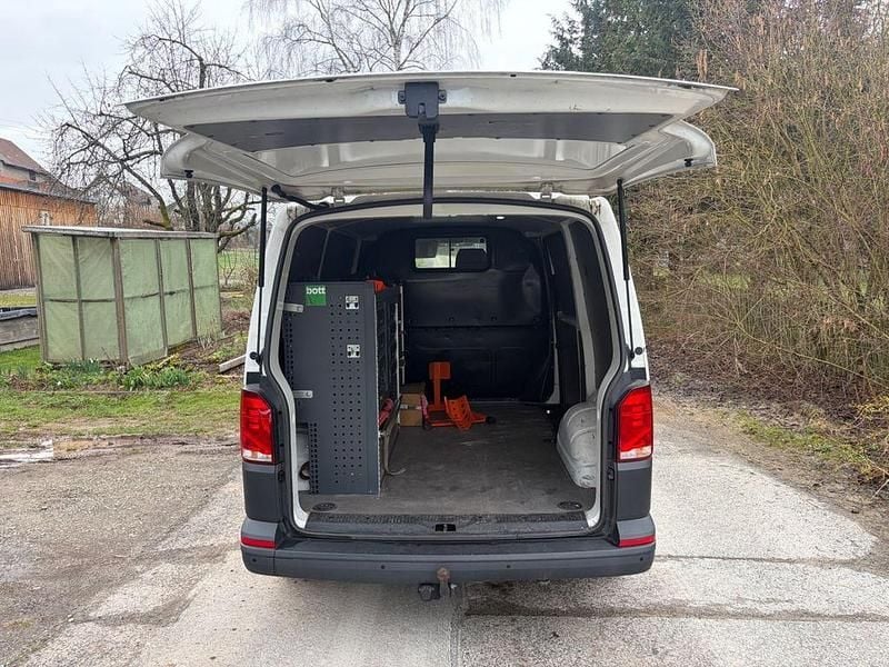 Gebraucht VW Transporter 150 PS (110 kW) 2021 Candyweiss Van