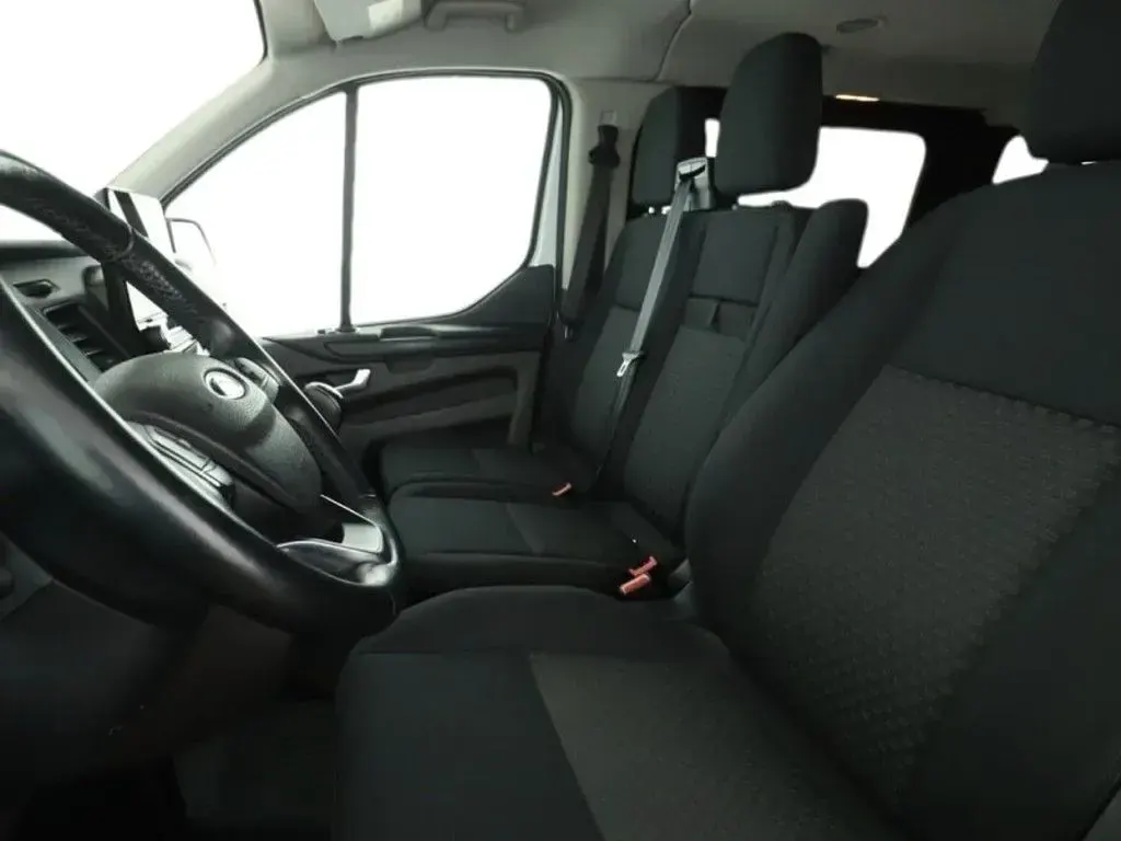 Gebraucht Ford Transit Trend 150 PS (110 kW) 2022 Weiß Kombi