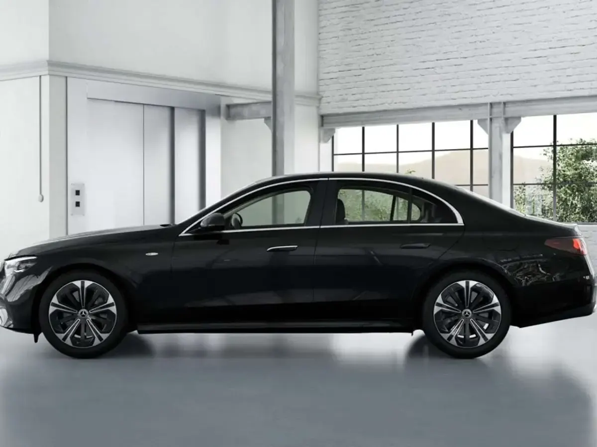 Used Mercedes E300 204 HP (150 kW) 2025 Black Sedan
