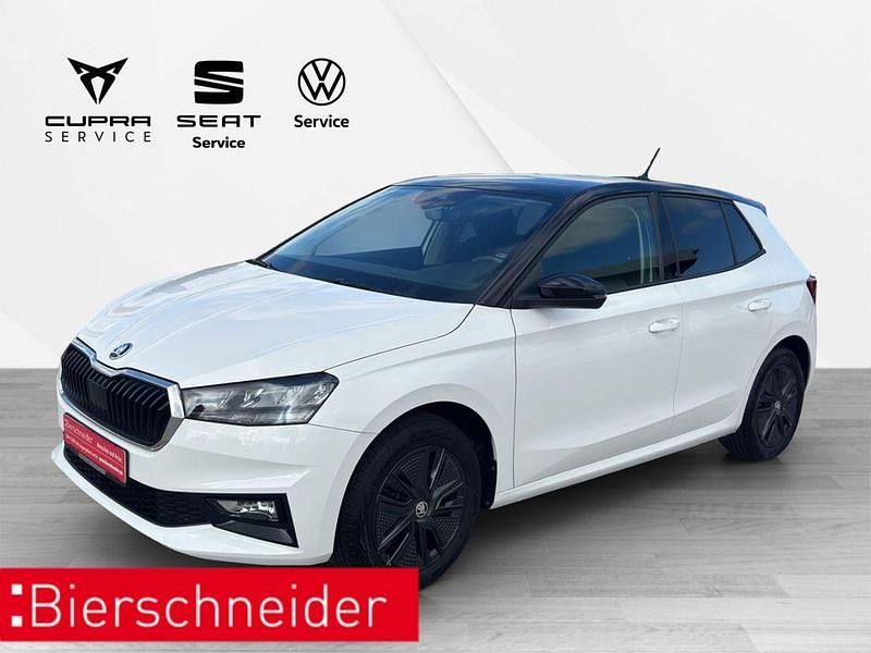 Weiss Gebraucht 2022 Skoda Fabia Ambition Kleinwagen | 17.450 € (Fairer Preis) - Bild 1/4