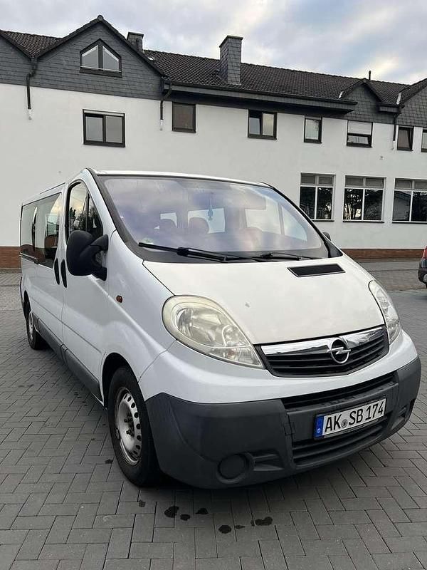 Gebraucht Opel Vivaro 145 PS (106 kW) 2008 Weiß Van / Kleinbus