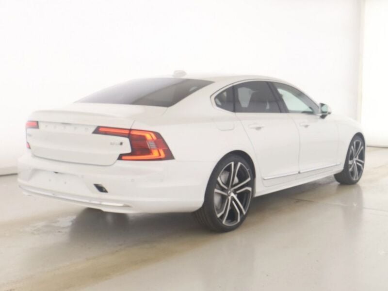 Gebraucht Volvo S90 Ultimate 235 PS (172 kW) 2024 Crystal white / metallic Limousine