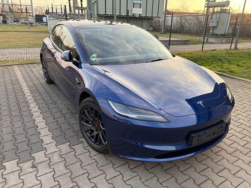 Gebraucht Tesla Model 3 RWD 208 kW (283 PS) 2024 Blau Limousine