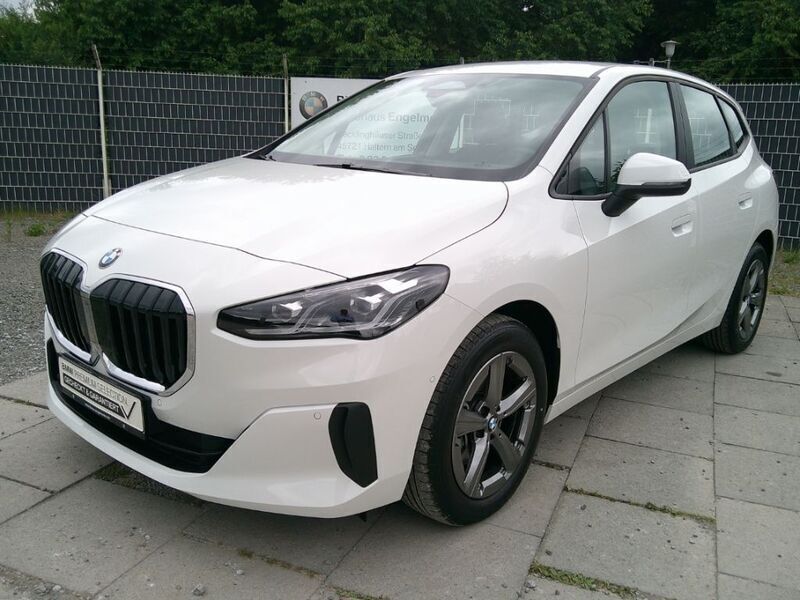 Weiß Gebraucht 2024 BMW 218 Active Tourer Van / Kleinbus | 27.590 € - Bild 1/3