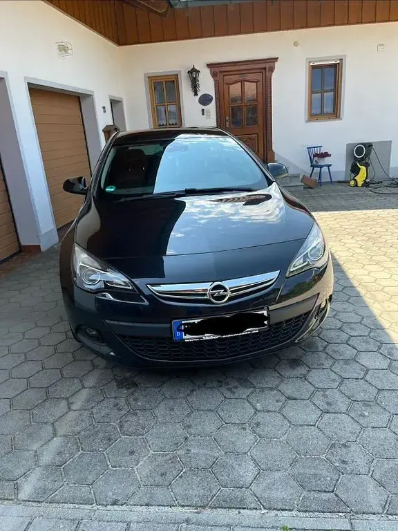 Gebraucht Opel Astra GTC 120 PS (88 kW) 2015 Schwarz Limousine