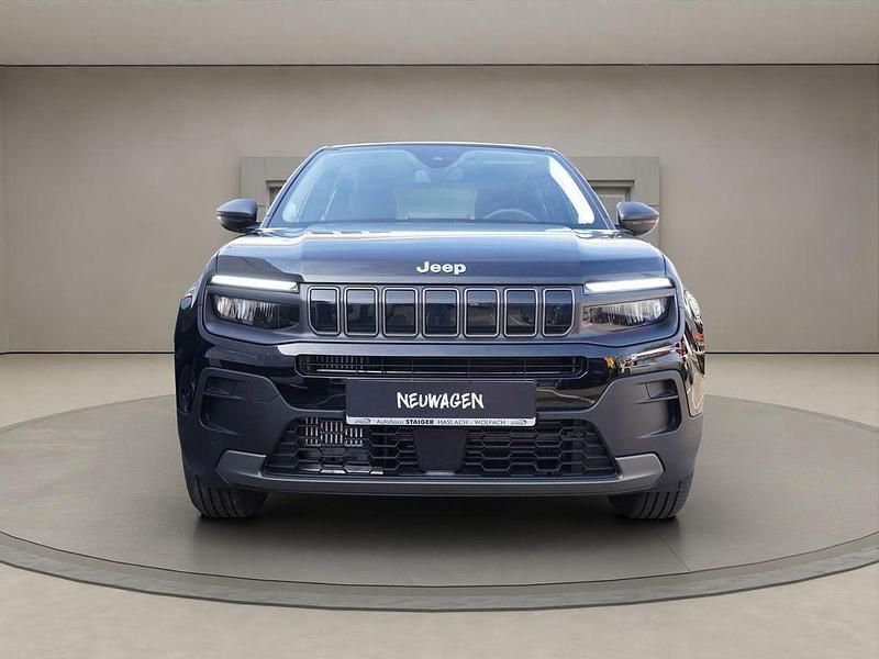 Neu Jeep Avenger Longitude 110 PS (80 kW) 2026 Volcano black SUV