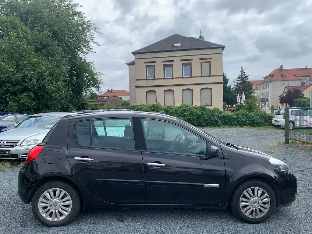 Gebraucht Renault Clio II 75 PS (55 kW) 2011 Schwarz Limousine