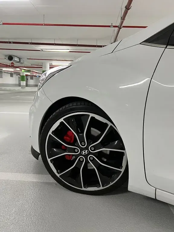 Gebraucht Hyundai i30 Turbo 186 PS (136 kW) 2016 Weiß Limousine
