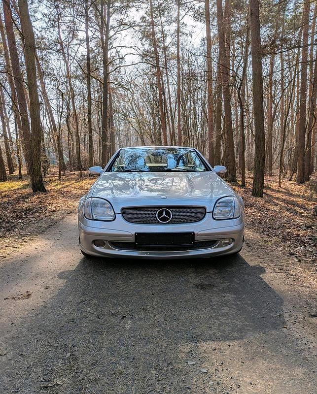 Gebraucht Mercedes SLK230 197 PS (144 kW) 2001 Silber Cabrio