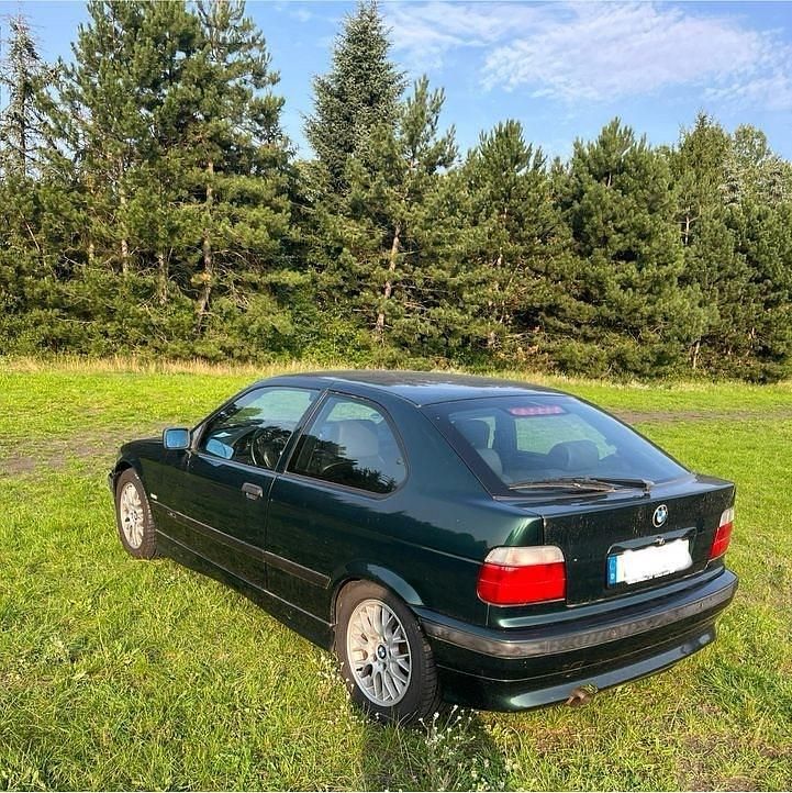 Grün Gebraucht 1999 BMW 323 Compact Sport Line Kleinwagen | 11.000 € - Bild 1/4