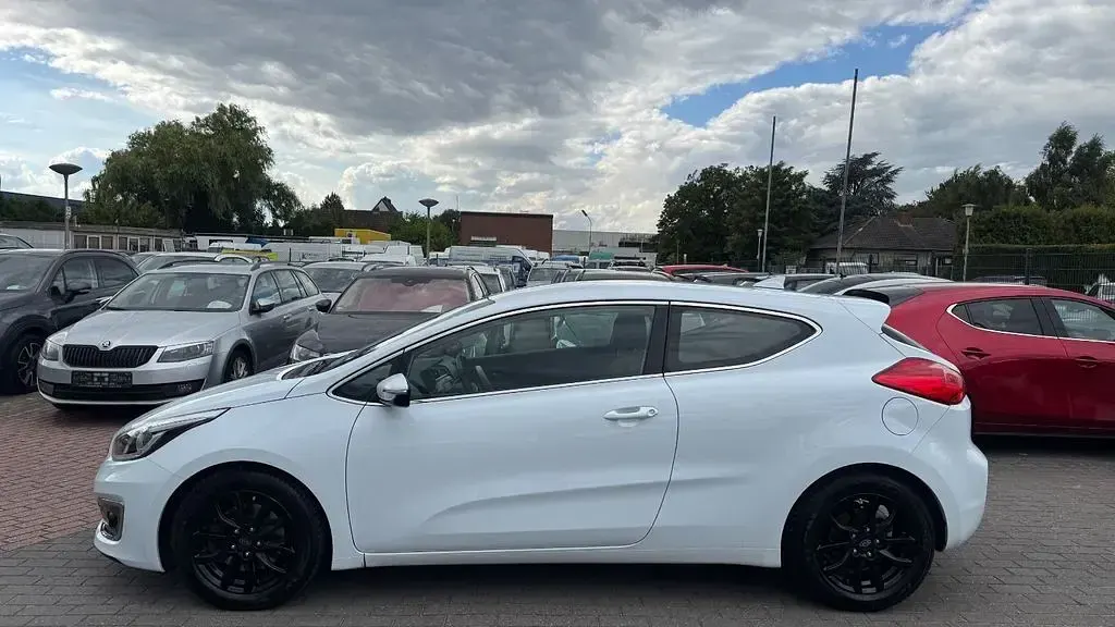 Gebraucht Kia ProCeed 135 PS (99 kW) 2017 Weiß Kleinwagen