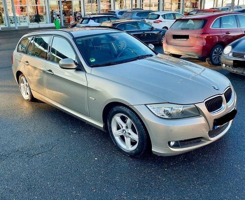 Gebraucht BMW 318 143 PS (105 kW) 2010 Grau Kombi