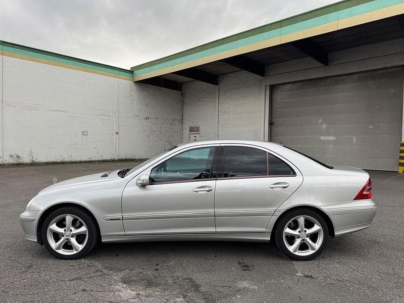 Gebraucht Mercedes C270 Avantgarde 170 PS (125 kW) 2001 Silber Limousine