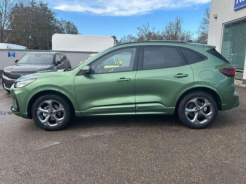 Neu Ford Kuga ST-Line 182 PS (133 kW) 2026 Bursting green SUV