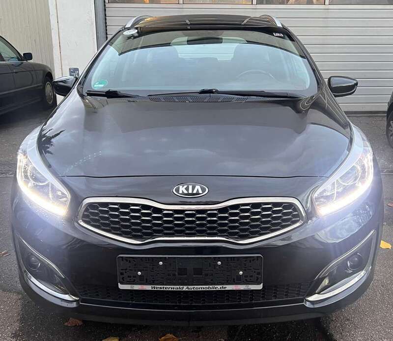 Black pearl [1k] Gebraucht 2018 Kia Ceed Sportswagon Edition 7 Kombi | 8.500 € (Superpreis) - Bild 1/4