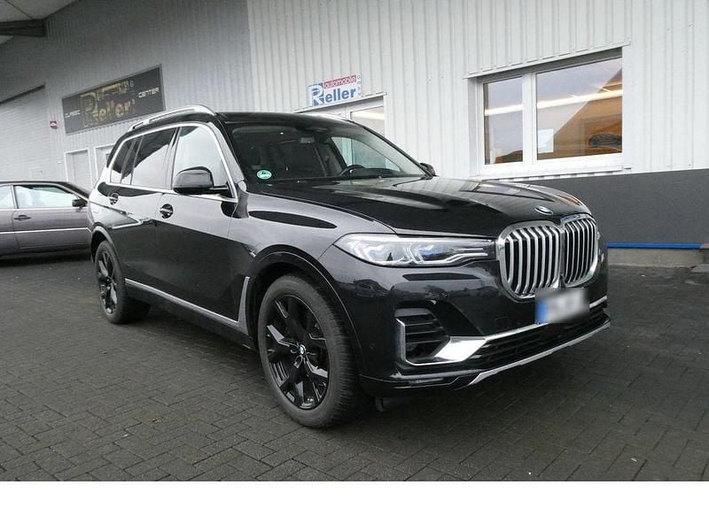 Schwarz Gebraucht 2022 BMW X7 Sport Line SUV | 69.900 € (Fairer Preis) - Bild 1/4