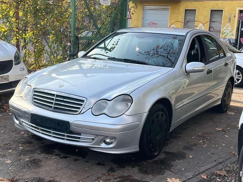 Iridiumsilber metalliclack Gebraucht 2007 Mercedes C200 Limousine | 3.399 € (Superpreis) - Bild 1/4