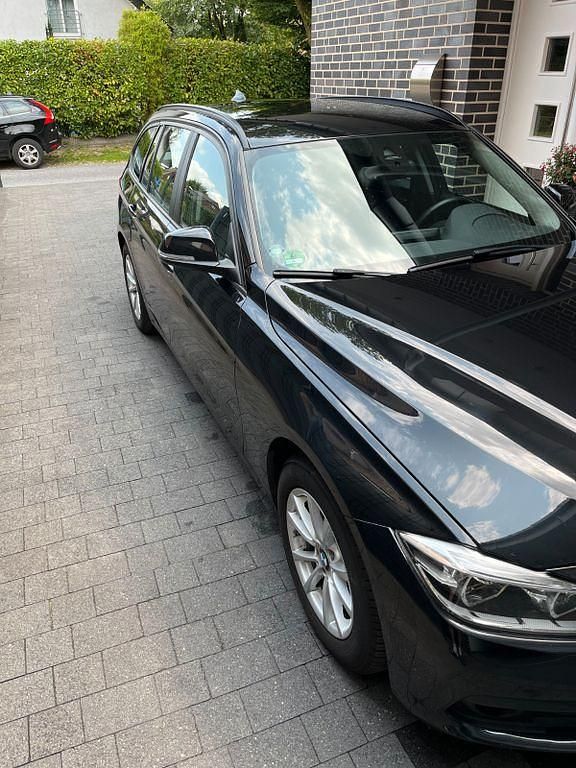 Gebraucht BMW 320 Advantage 190 PS (139 kW) 2019 Schwarz Kombi