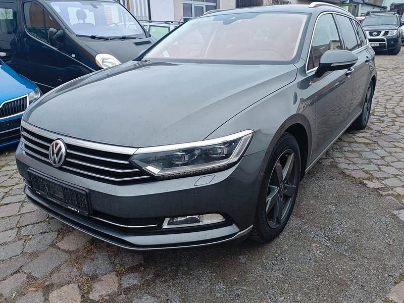 Grau Gebraucht 2017 VW Passat Highline Kombi | 12.999 € (Fairer Preis) - Bild 1/4