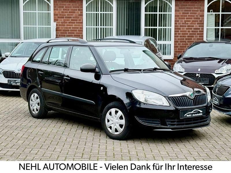 Schwarz Gebraucht 2011 Skoda Fabia Special Kombi | 5.990 € (Teuer) - Bild 1/4