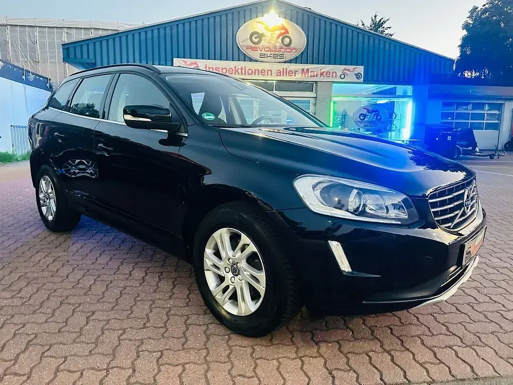 Gebraucht Volvo XC60 Momentum 190 PS (139 kW) 2015 Schwarz SUV