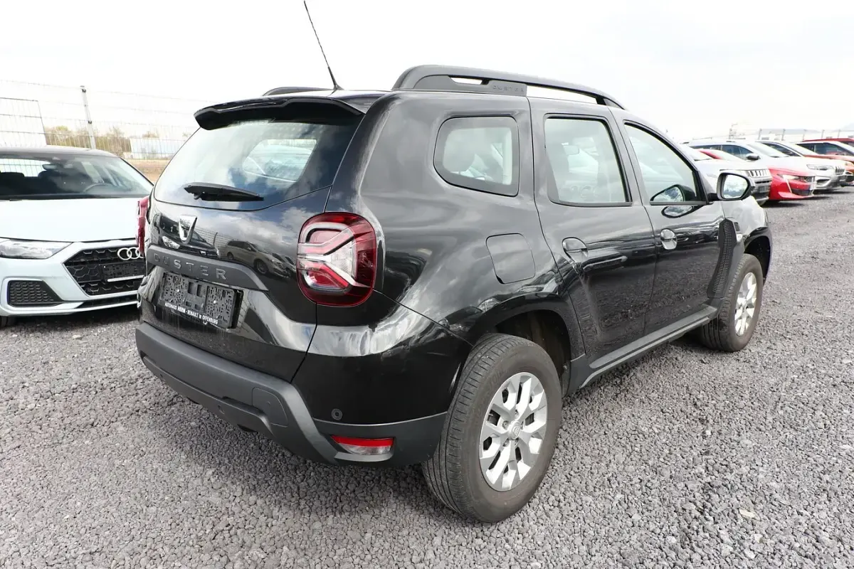 Gebraucht Dacia Duster Comfort 101 PS (74 kW) 2022 Schwarz metallic SUV