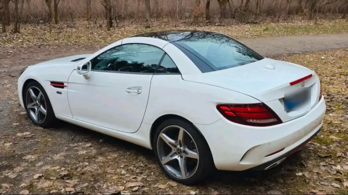 Gebraucht Mercedes SLC300 AMG line 244 PS (179 kW) 2019 Weiß Cabrio