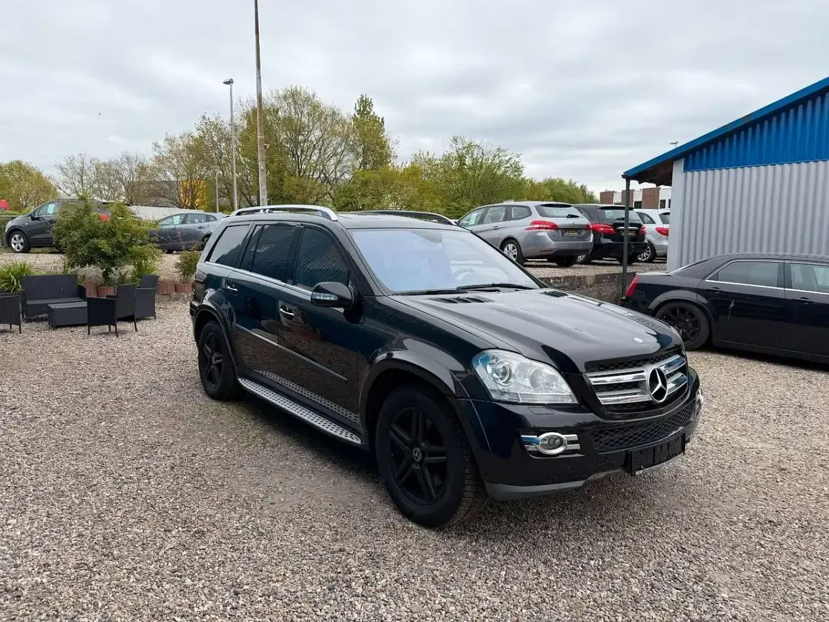 Używany Mercedes GL420 306 KM (225 kW) 2008 Czarny SUV