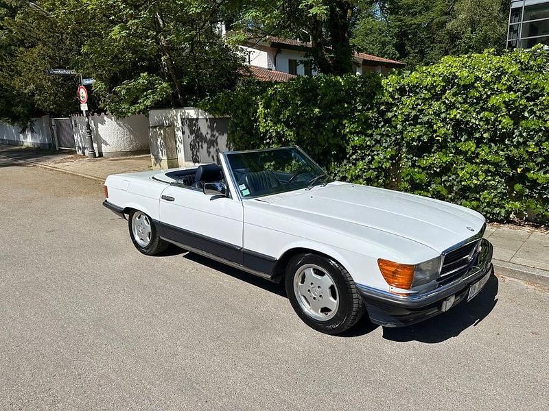 Weiß Gebraucht 1986 Mercedes SL300 Cabrio | 38.000 € - Bild 1/4