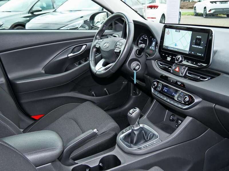 Amazon grey Gebraucht 2022 Hyundai i30 Trend Limousine | 13.875 € (Fairer Preis) - Bild 1/2