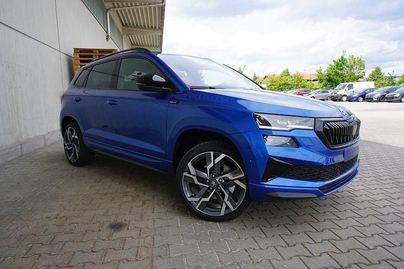 Gebraucht Skoda Karoq SportLine 150 PS (110 kW) 2024 Race blau SUV