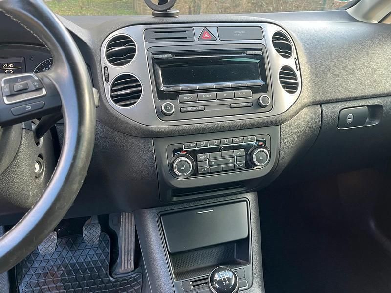 Gebraucht VW Golf Plus Cross 105 PS (77 kW) 2012 Braun Van / Kleinbus