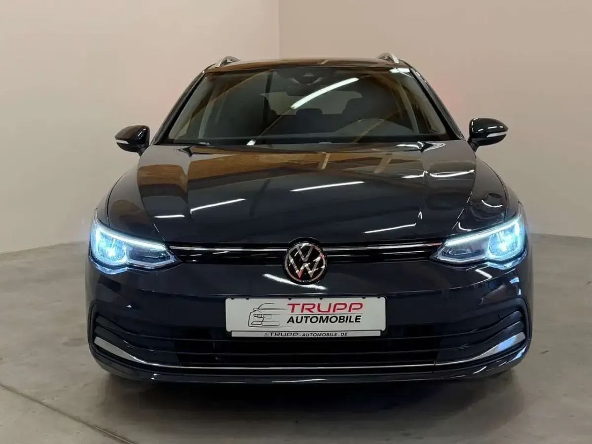 Gebraucht VW Golf VIII 150 PS (110 kW) 2023 Grau Kombi