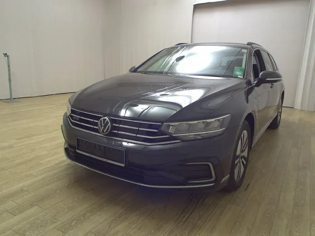 Gebraucht VW Passat 156 PS (114 kW) 2021 Grau Kombi