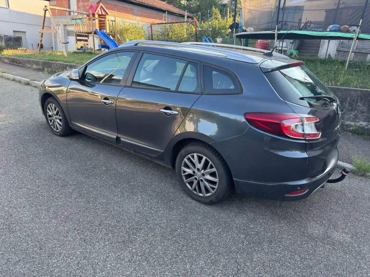 Gebraucht Renault Mégane GrandTour LIMITED 132 PS (97 kW) 2014 Schwarz Kombi