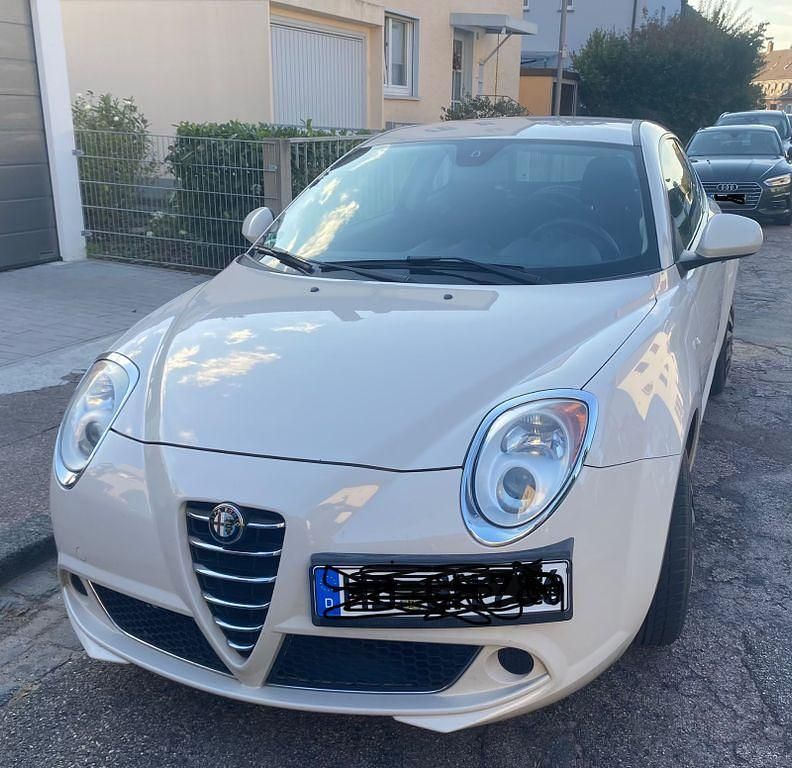 Weiß Gebraucht 2011 Alfa Romeo MiTo Kleinwagen | 3.100 € (Teuer) - Bild 1/4